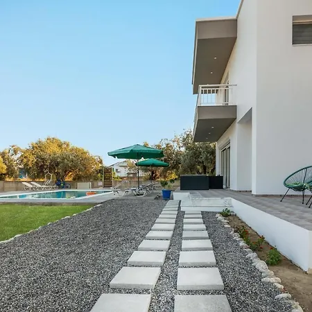Mika Villa